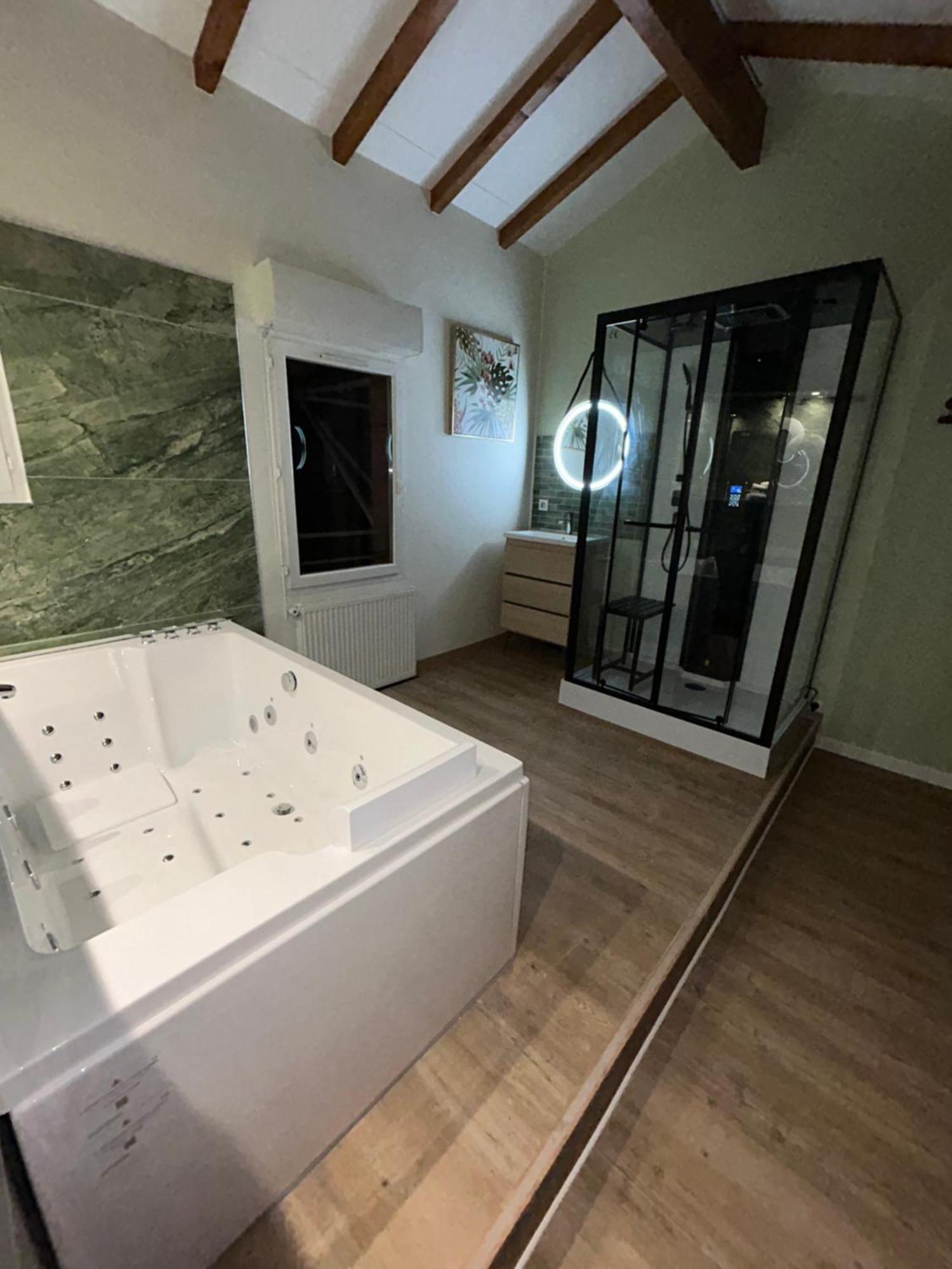 Appart Hotel Le 8 La Suite & Spa - Parking Gratuit - Mâcon Kültér fotó